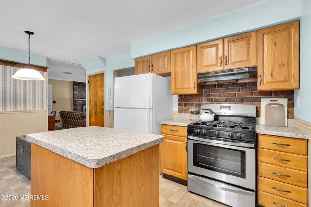 16 Friar Court, Toms River, NJ 08753