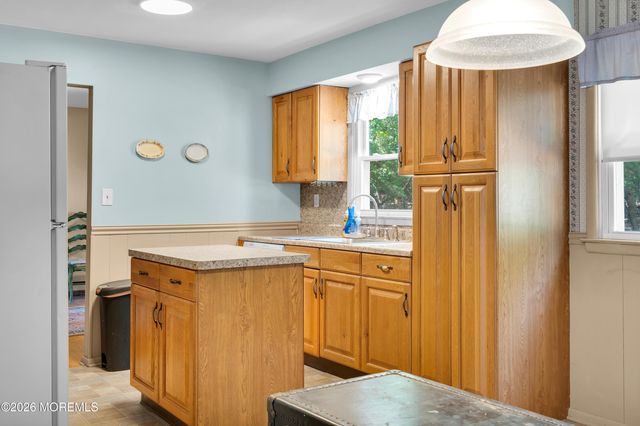 16 Friar Court, Toms River, NJ 08753