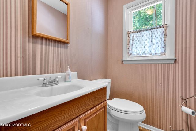 16 Friar Court, Toms River, NJ 08753