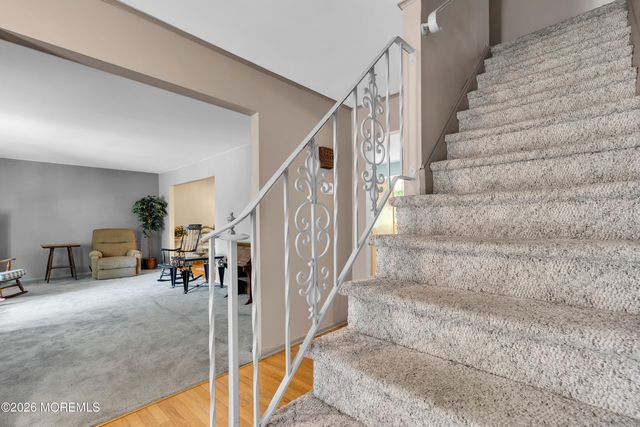 16 Friar Court, Toms River, NJ 08753