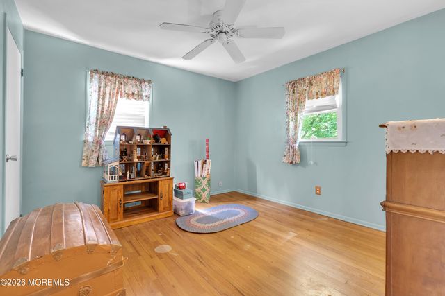 16 Friar Court, Toms River, NJ 08753