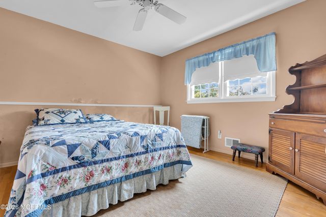 16 Friar Court, Toms River, NJ 08753