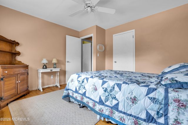 16 Friar Court, Toms River, NJ 08753
