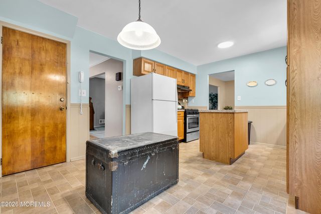 16 Friar Court, Toms River, NJ 08753