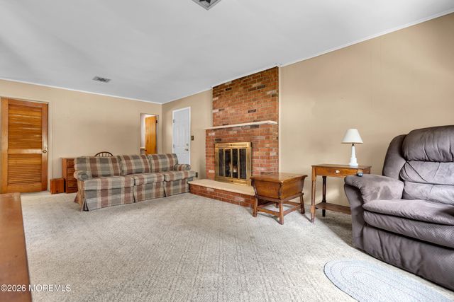 16 Friar Court, Toms River, NJ 08753