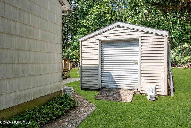 16 Friar Court, Toms River, NJ 08753