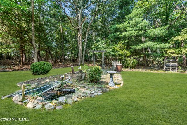 16 Friar Court, Toms River, NJ 08753