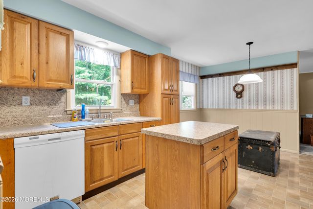 16 Friar Court, Toms River, NJ 08753