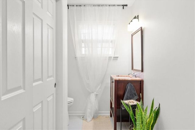 9229 Farley Lane, Overland Park, KS 66212