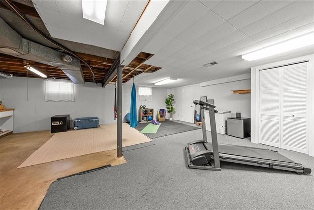 9229 Farley Lane, Overland Park, KS 66212