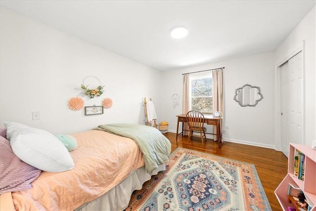 9229 Farley Lane, Overland Park, KS 66212