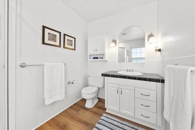 9229 Farley Lane, Overland Park, KS 66212