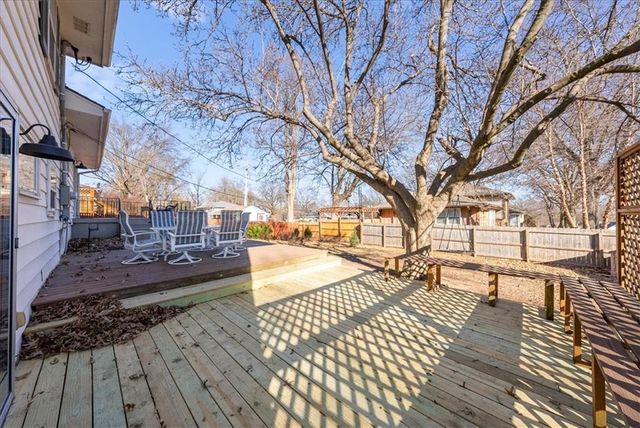 9229 Farley Lane, Overland Park, KS 66212