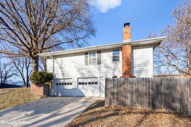 9229 Farley Lane, Overland Park, KS 66212