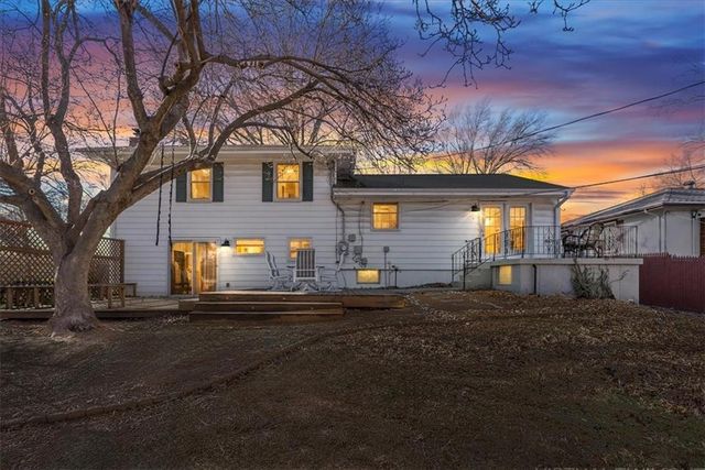 9229 Farley Lane, Overland Park, KS 66212