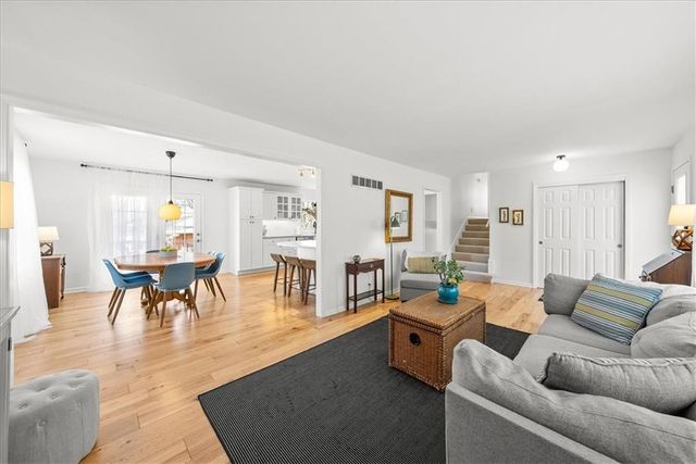 9229 Farley Lane, Overland Park, KS 66212