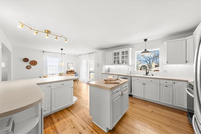 9229 Farley Lane, Overland Park, KS 66212