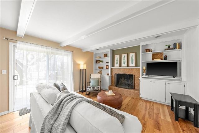 9229 Farley Lane, Overland Park, KS 66212