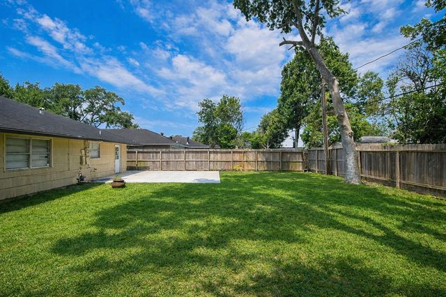 5330 Windswept Lane, Houston, TX 77056