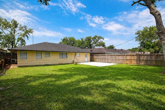 5330 Windswept Lane, Houston, TX 77056