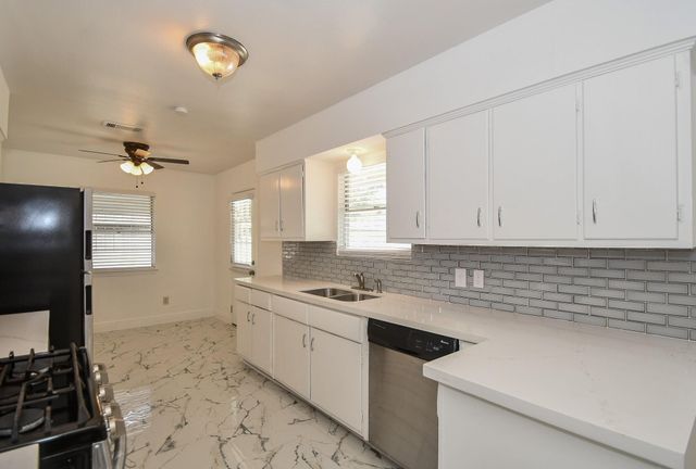 5330 Windswept Lane, Houston, TX 77056