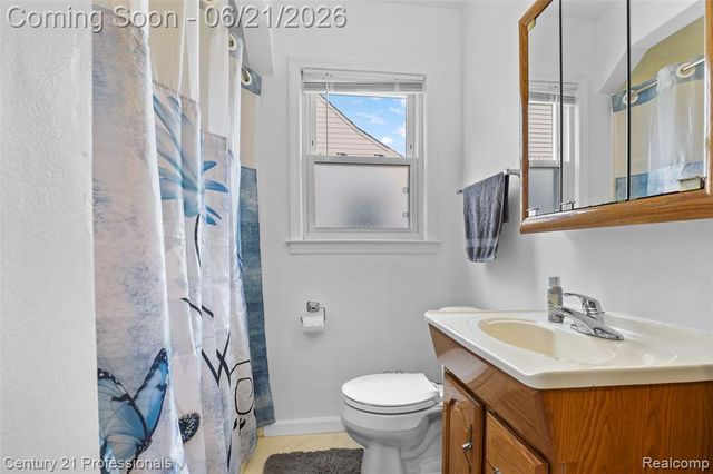 115 Gargantua Avenue, Clawson, MI 48017