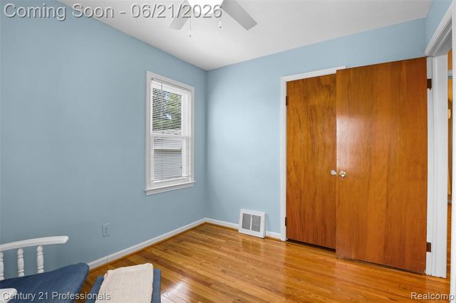 115 Gargantua Avenue, Clawson, MI 48017