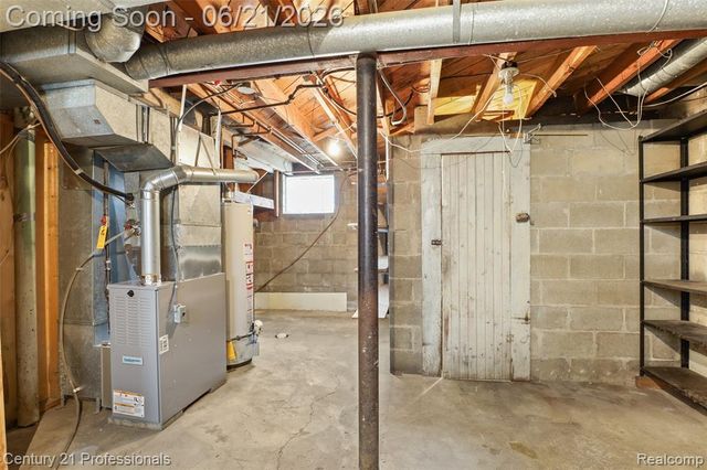 115 Gargantua Avenue, Clawson, MI 48017