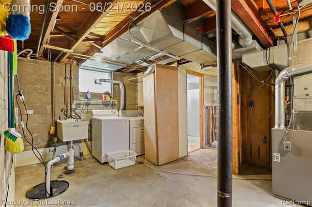115 Gargantua Avenue, Clawson, MI 48017