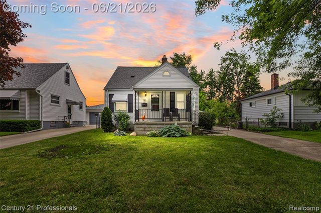 115 Gargantua Avenue, Clawson, MI 48017