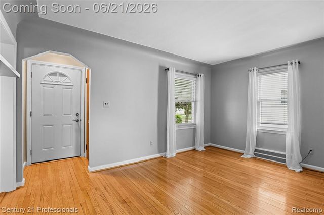 115 Gargantua Avenue, Clawson, MI 48017