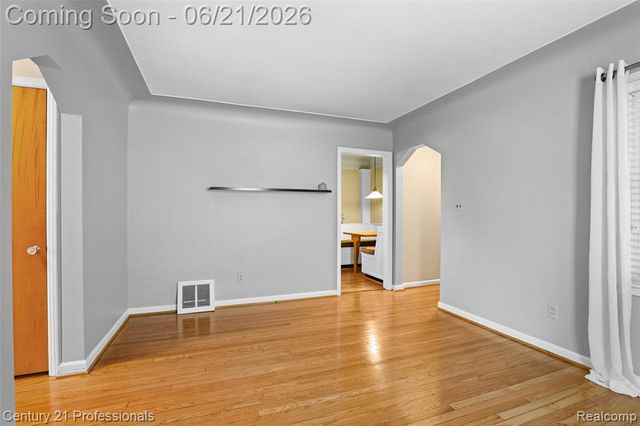 115 Gargantua Avenue, Clawson, MI 48017