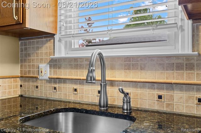 115 Gargantua Avenue, Clawson, MI 48017