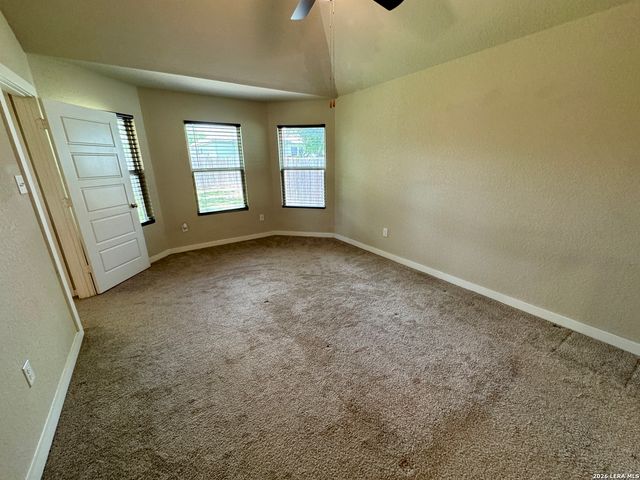 5539 PEARL VLY, San Antonio, TX 78242