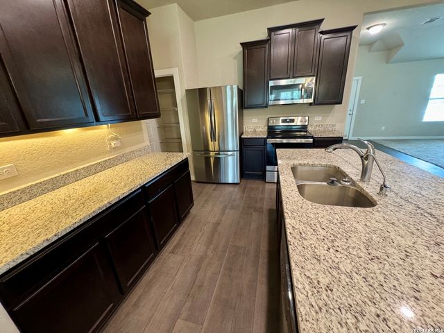 5539 PEARL VLY, San Antonio, TX 78242