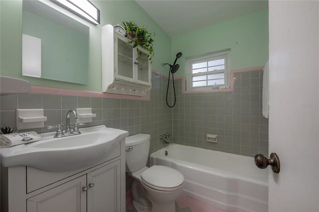 1517 E EMMA STREET, Tampa, FL 33610