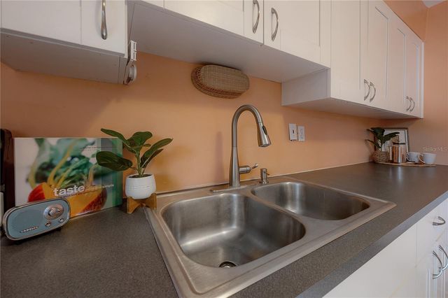 1517 E EMMA STREET, Tampa, FL 33610