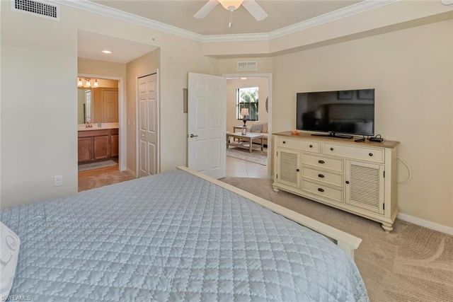 9735 Acqua CT 621, Naples, FL 34113