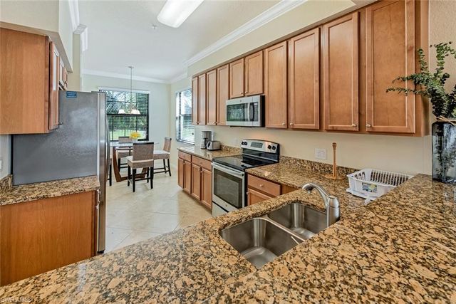 9735 Acqua CT 621, Naples, FL 34113