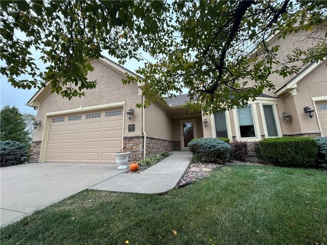 508 Ashurst Court, Lee's Summit, MO 64081