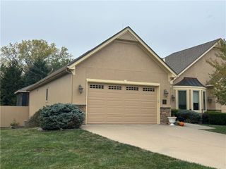 508 Ashurst Court, Lee's Summit, MO 64081