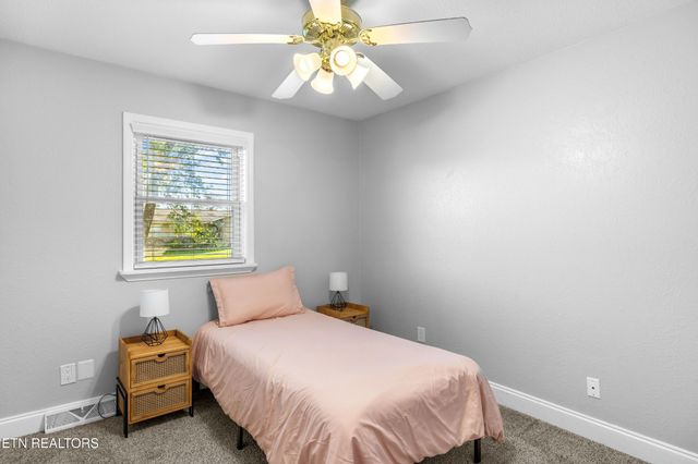 11909 Midhurst Drive, Knoxville, TN 37934