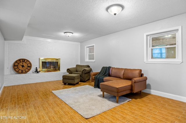 11909 Midhurst Drive, Knoxville, TN 37934