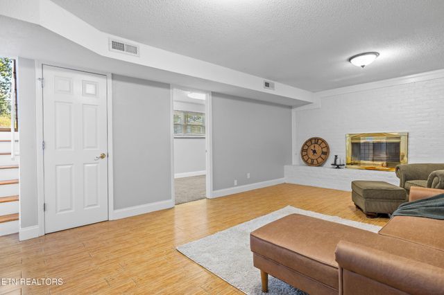 11909 Midhurst Drive, Knoxville, TN 37934