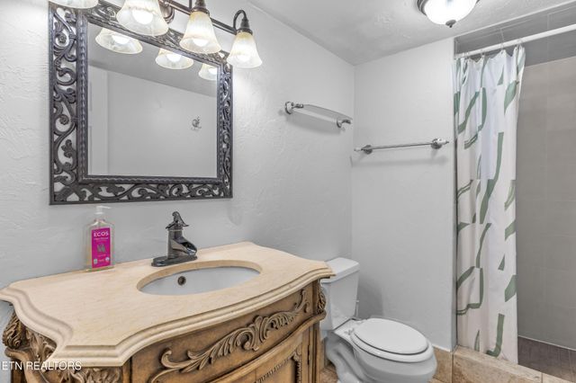 11909 Midhurst Drive, Knoxville, TN 37934