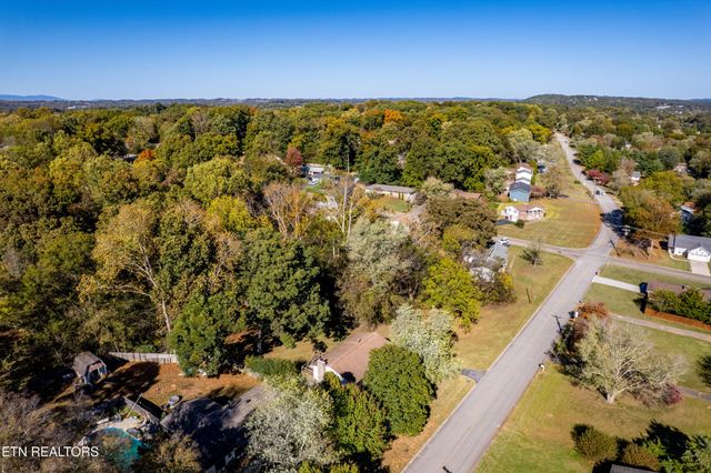 11909 Midhurst Drive, Knoxville, TN 37934