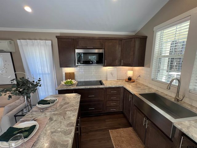 6961 CR 447, Laneville, TX 75667