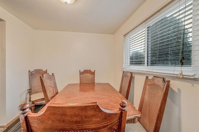 954 Ellen Dr, Baldwin Boro, PA 15227