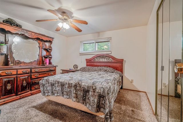 954 Ellen Dr, Baldwin Boro, PA 15227