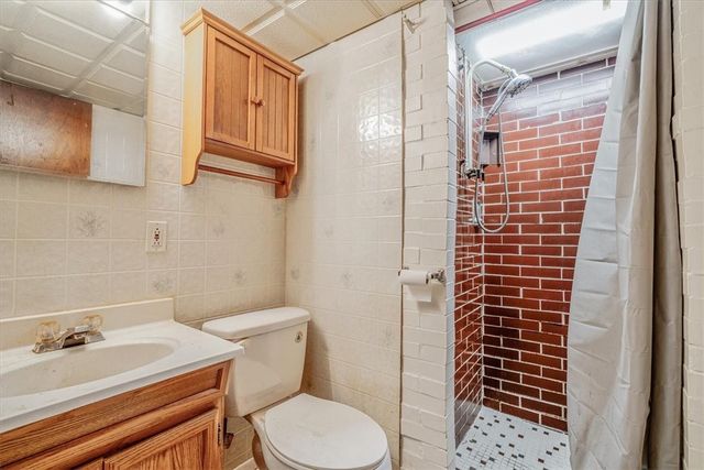 954 Ellen Dr, Baldwin Boro, PA 15227